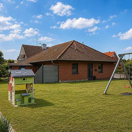 Apartman Kellenquartier - Anker 8 - Frisch Sanierte Dhh, 3sz Und Garten Kellenhusen