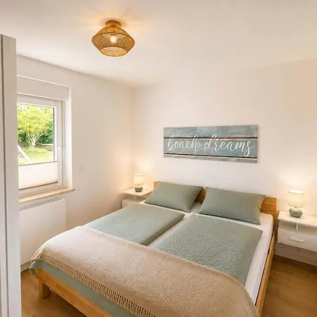 Kellenquartier - Anker 8 - Frisch Sanierte Dhh, 3sz Und Garten Kellenhusen